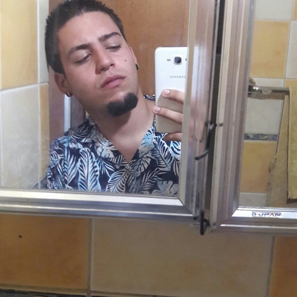 Meet your Posher, Julio - Picture 1 of 1